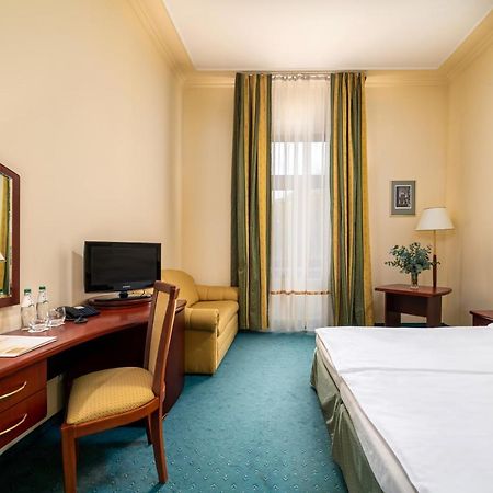 Hotel Palace Europa ลูบลิน ภายนอก รูปภาพ