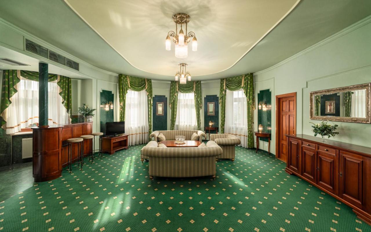 Hotel Palace Europa ลูบลิน ภายนอก รูปภาพ