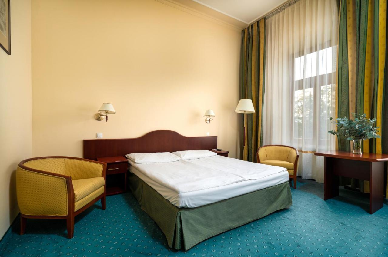 Hotel Palace Europa ลูบลิน ภายนอก รูปภาพ