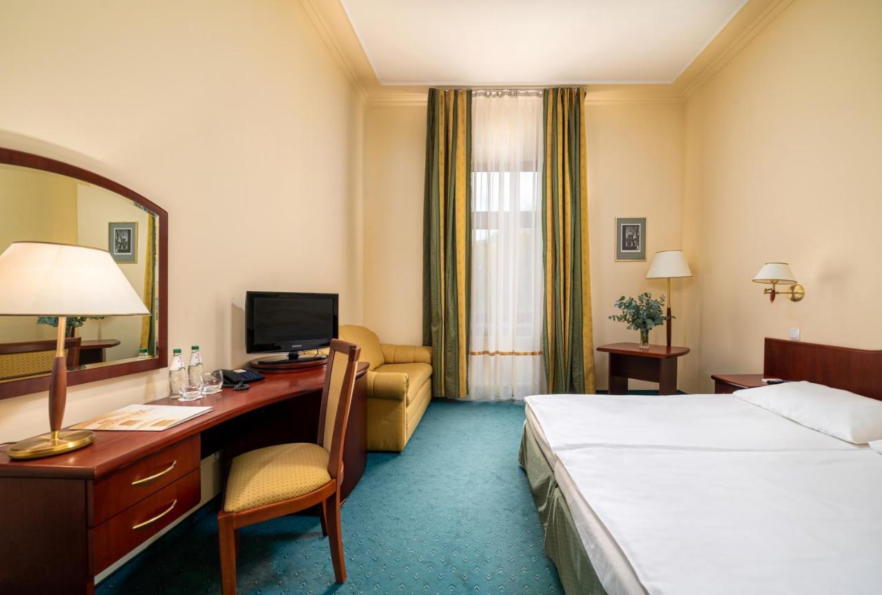 Hotel Palace Europa ลูบลิน ภายนอก รูปภาพ