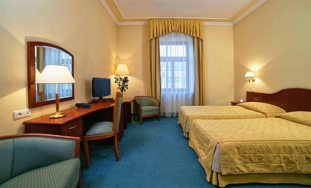Hotel Palace Europa ลูบลิน ภายนอก รูปภาพ