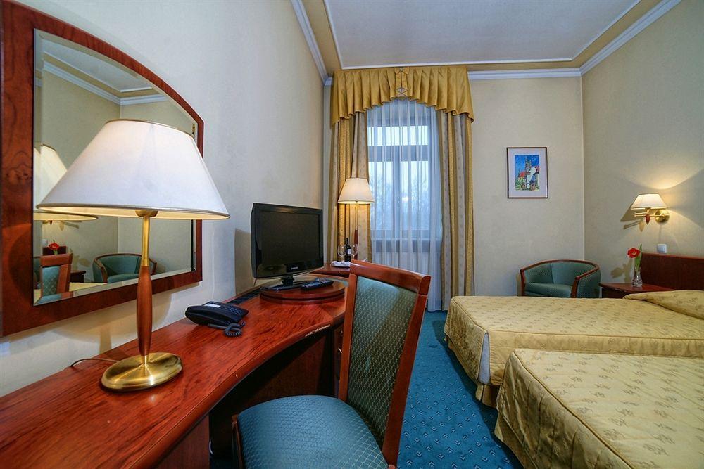 Hotel Palace Europa ลูบลิน ภายนอก รูปภาพ