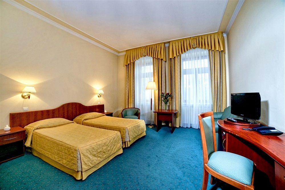 Hotel Palace Europa ลูบลิน ภายนอก รูปภาพ