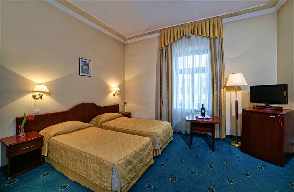 Hotel Palace Europa ลูบลิน ภายนอก รูปภาพ