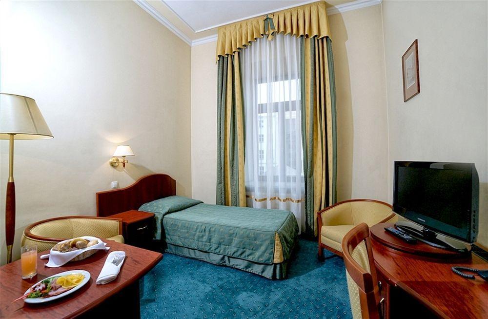 Hotel Palace Europa ลูบลิน ภายนอก รูปภาพ