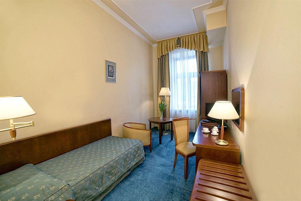 Hotel Palace Europa ลูบลิน ภายนอก รูปภาพ
