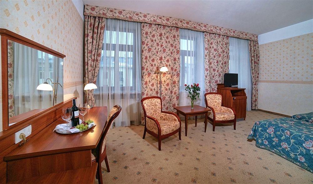 Hotel Palace Europa ลูบลิน ภายนอก รูปภาพ