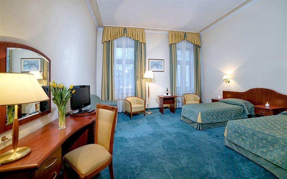Hotel Palace Europa ลูบลิน ภายนอก รูปภาพ