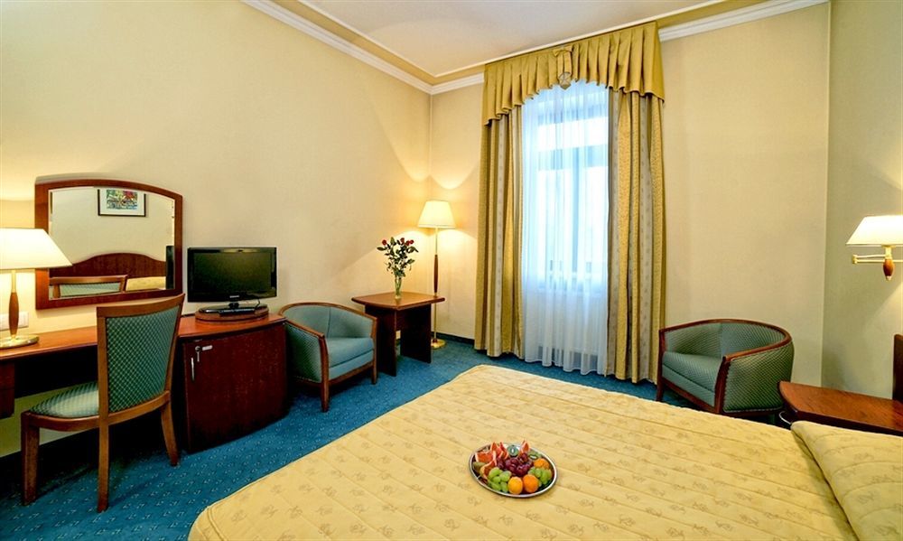 Hotel Palace Europa ลูบลิน ภายนอก รูปภาพ