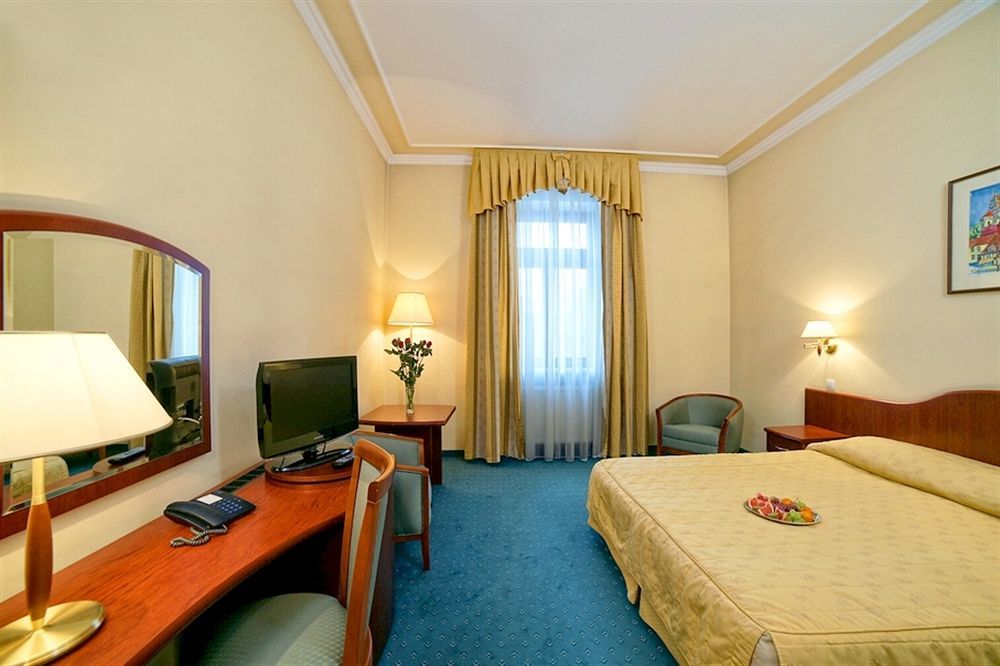 Hotel Palace Europa ลูบลิน ภายนอก รูปภาพ